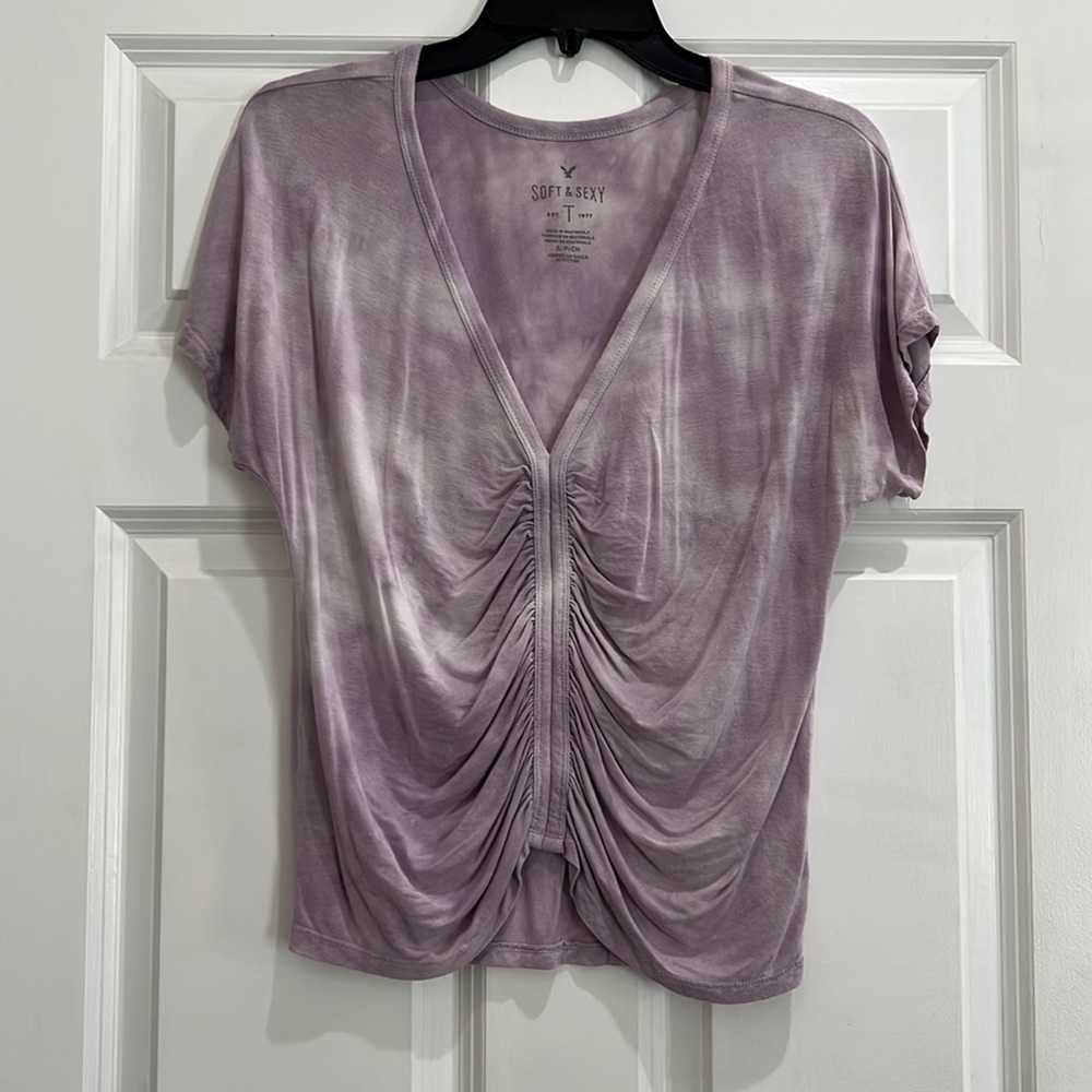 American Eagle tshirt